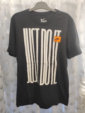 Tee shirt nike taille M