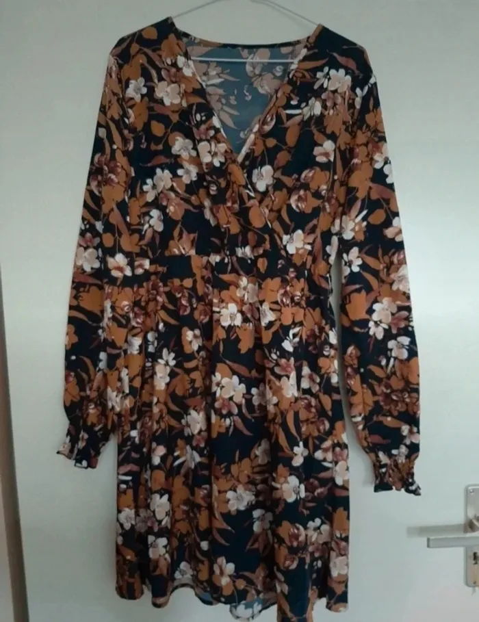 Robe fleurie brune
