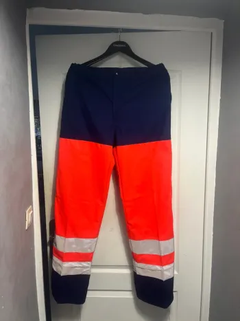 Pantalon et pull réfléchissant