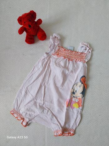Combinaison minie Disney taille 9 mois