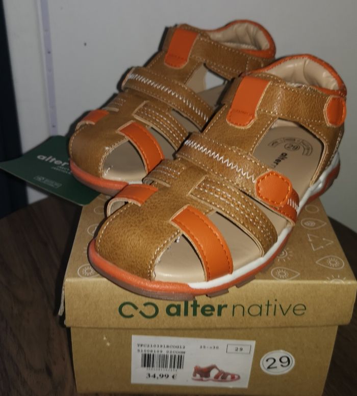 Sandales Alternative P29 neuves
