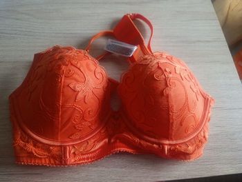 Soutien-gorge orange Primark - Taille 90B -
Neuf jamais porté