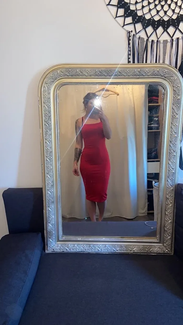 Robe moulante rouge - photo numéro 2