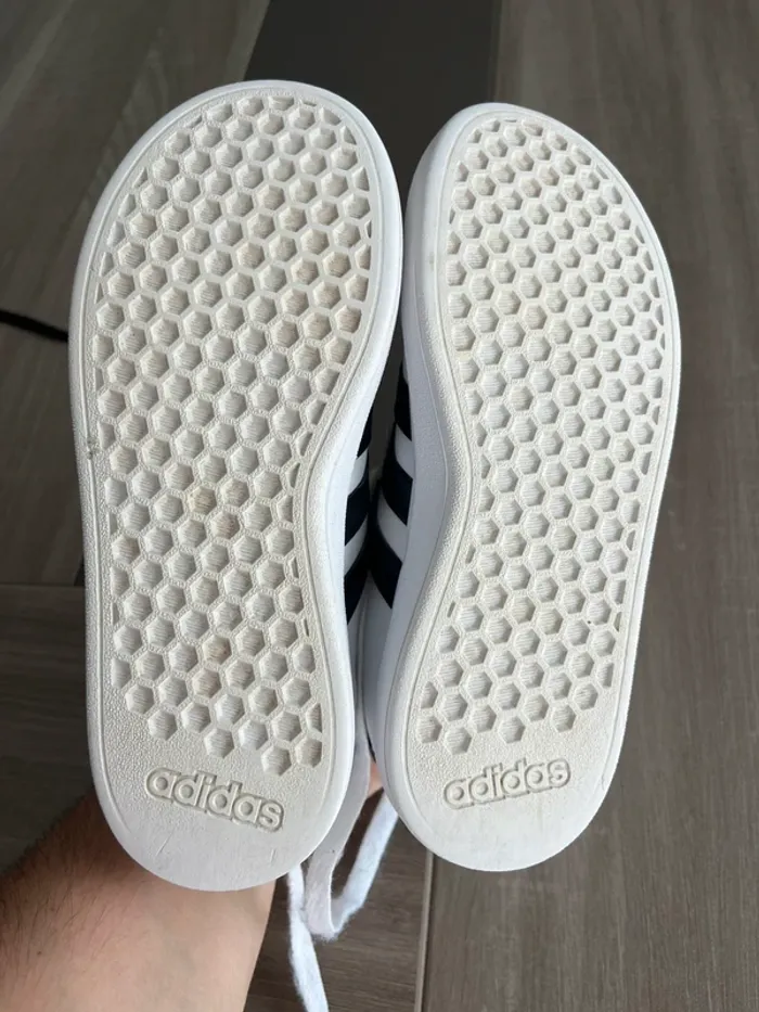 Basket adidas lacet garçon 31 - photo numéro 5