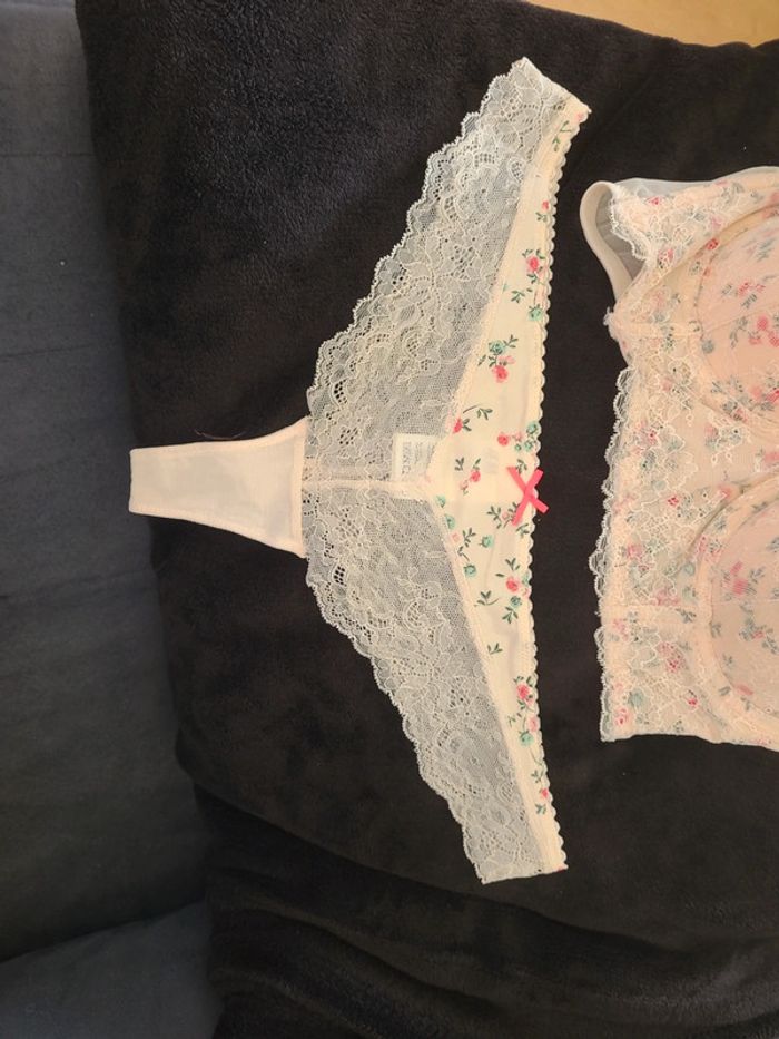 Ensemble beige fleurie - photo numéro 3