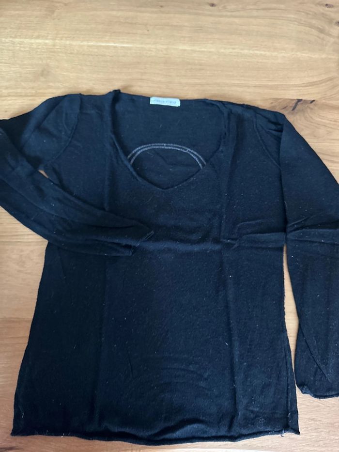 Pull col V tête de mort - photo numéro 3