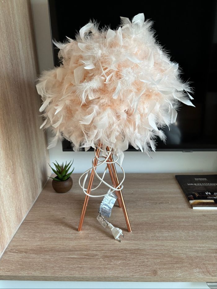 Lampe en métal abat jour en plume rose maison du monde - photo numéro 2