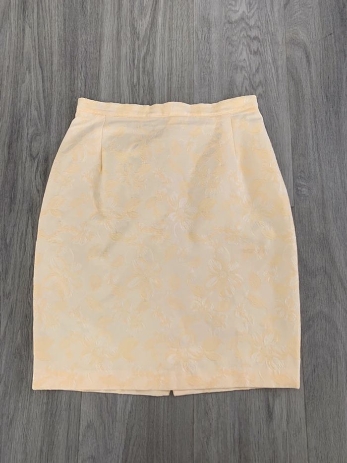 Jupe broderies fleurs jaune pastel Vintage T36