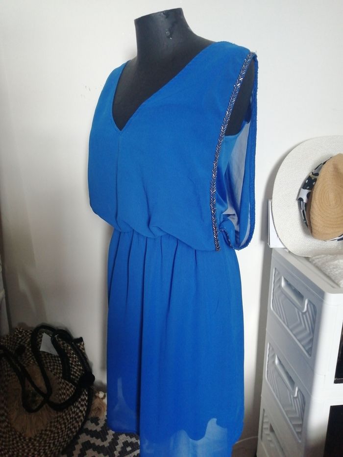 Robe fluide. Bleu. Bijou 38