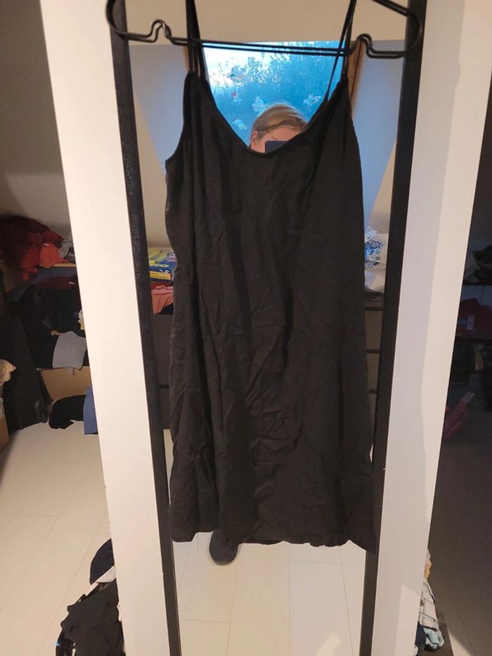 Robe neuve hm 40 - photo numéro 3