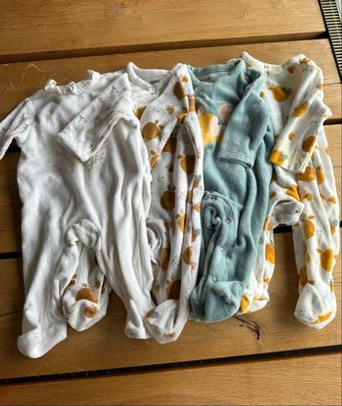Lot de 4 pyjamas doux T54