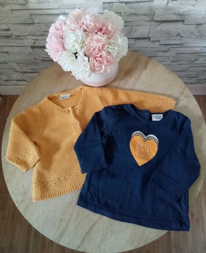 Gilet moutarde+ tee shirt marine imprimé TAO 6 mois