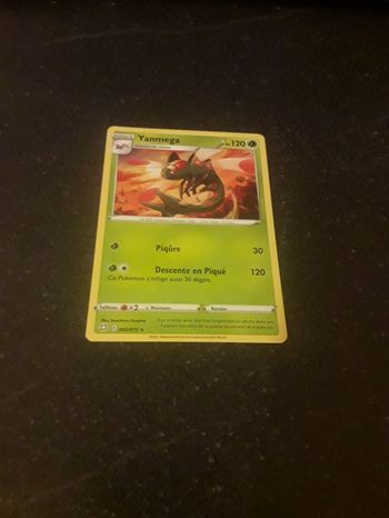 Yanmega carte Pokémon neuve