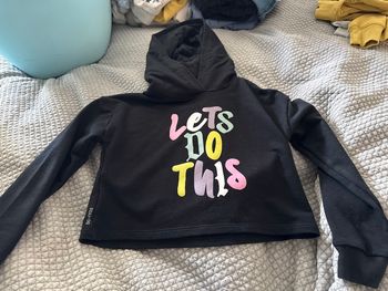 Sweat à capuche style croc top