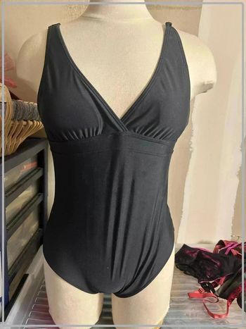 Maillot  de  bain  taille 40  marque  ninety eight
