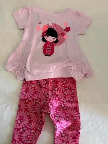 Tee-shirt et leggings