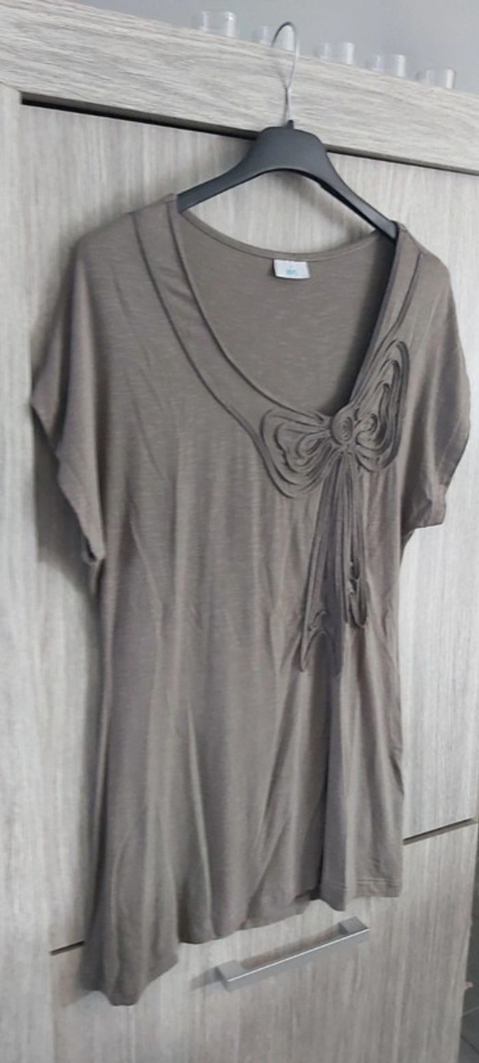 Magnifique t-shirt gris avec nœud taille S