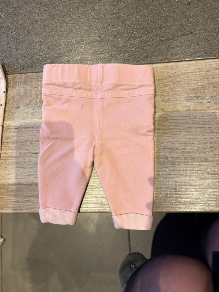 Lot pantalons 1 mois - photo numéro 7