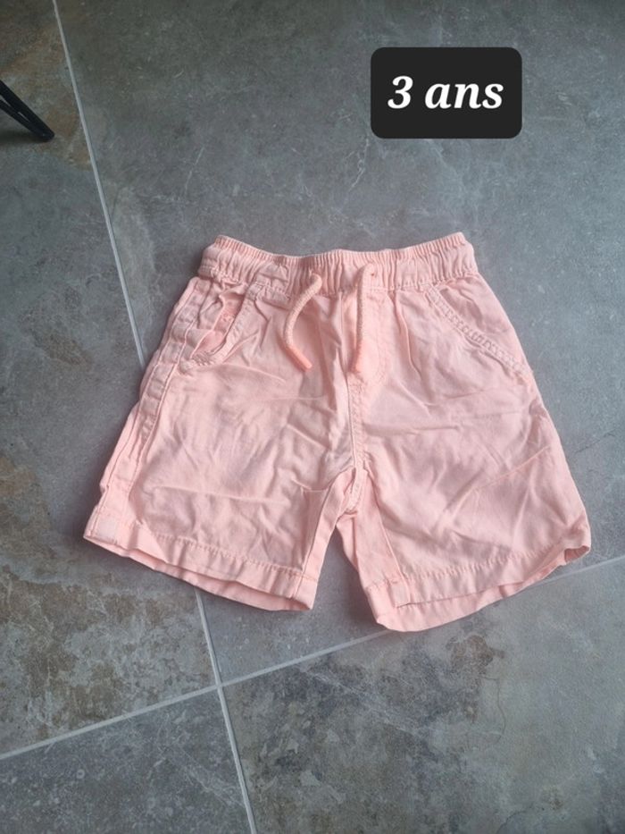 Short 3 ans