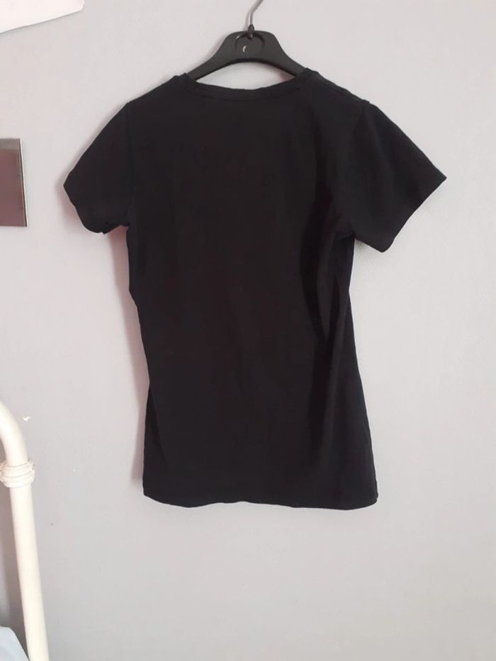 Tee-shirt noir - photo numéro 2