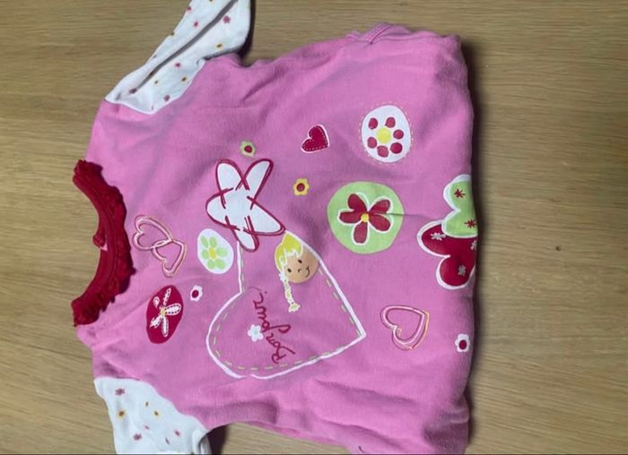 Lot combinaison et pyjamas 6 mois - photo numéro 2