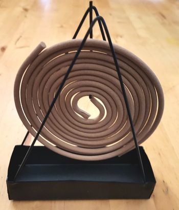 Suspension pour diffuseur ou encens