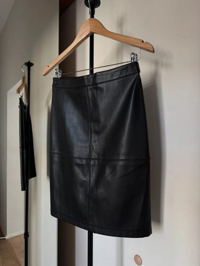 Jupe crayon en similicuir S Vila - photo numéro 5