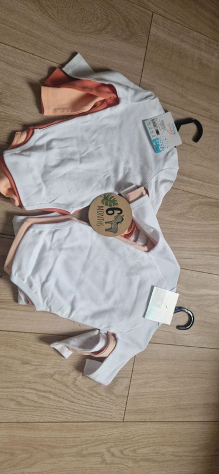 Lot de 6 bodies bébé fille manches longues Disney en 6 mois neufs - photo numéro 14