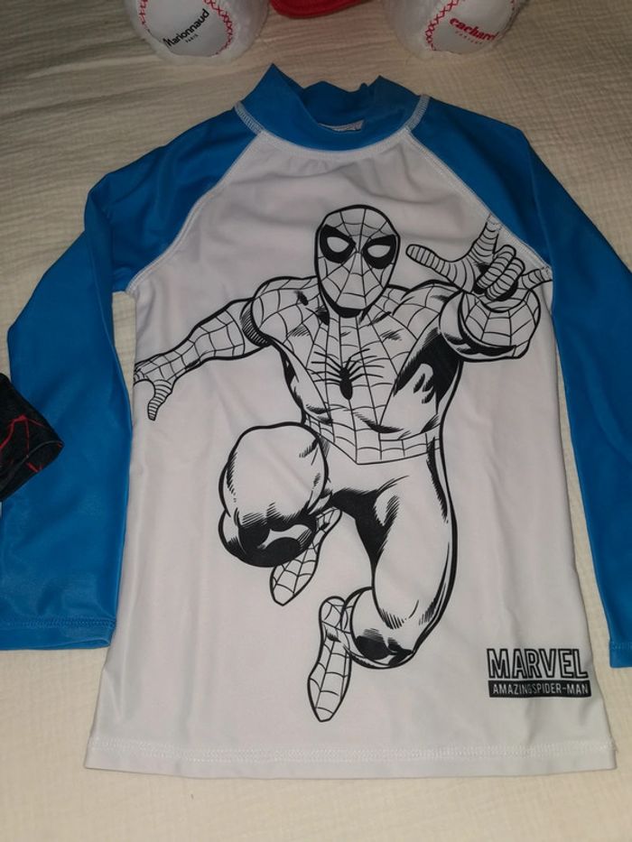 Maillot de bain Spiderman Taille 5 ans neuf - photo numéro 3