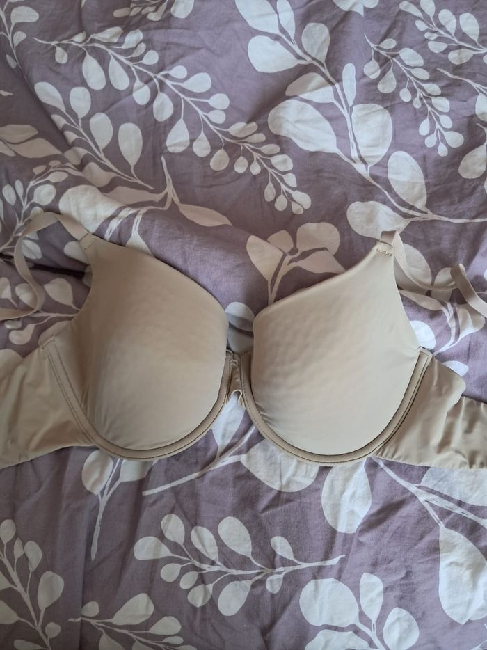 Soutien gorge couleur chair