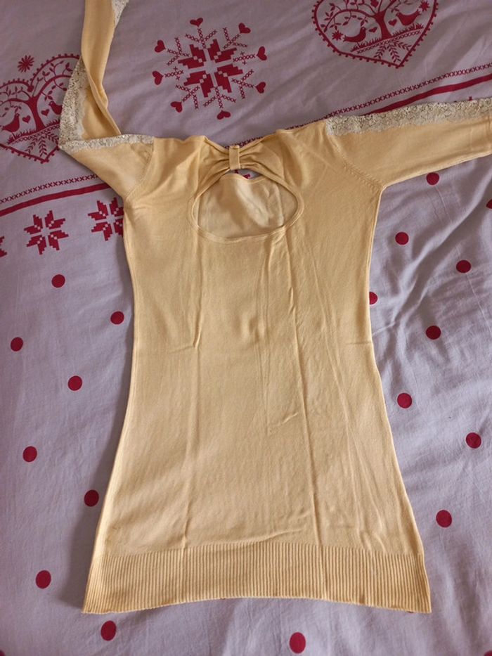Pull long jaune ouvert dans le dos taille unique - photo numéro 6