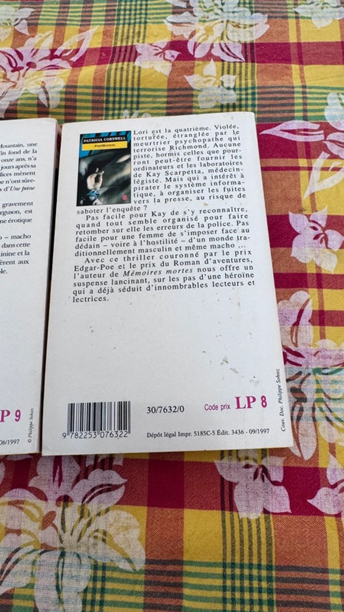 Lot de 3 romans policiers Patricia Cornwell - Série Kay Scarpetta - Le Livre de Poche - photo numéro 8