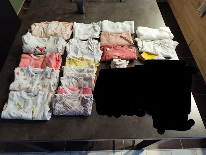 Lot vêtements fille 1 mois