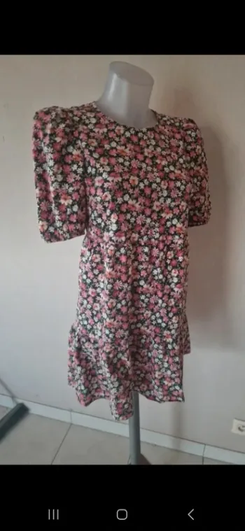 Robe fleurie 🌸 été stradivarius taille 36 /s