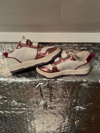 Paire de baskets fille à scratch taille 22 Kiabi