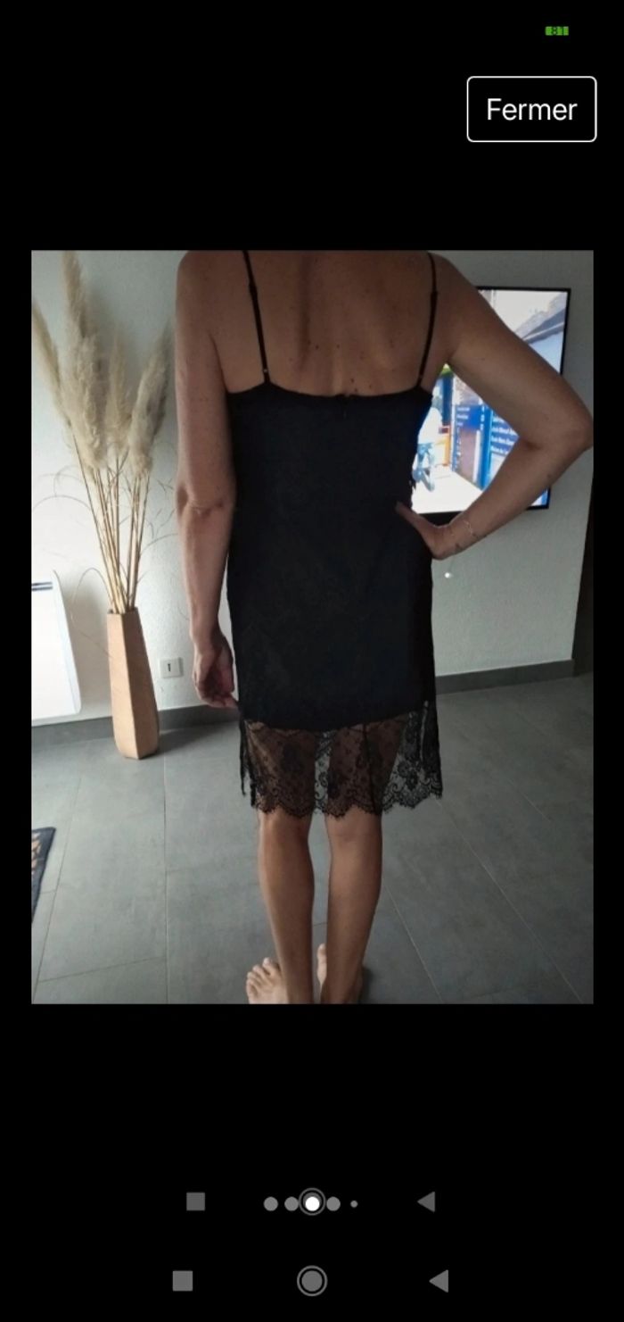 Petite robe noire à bretelles - photo numéro 9