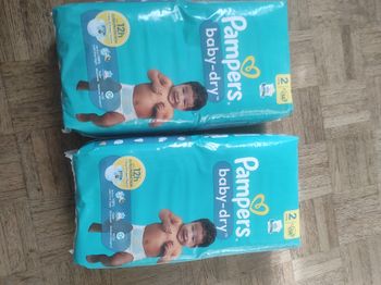 Lot 2 paquets Pampers taille 2 neufs
