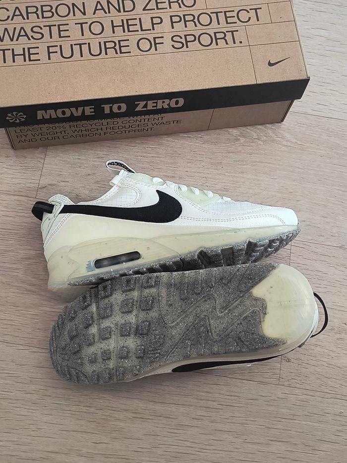 Baskets chaussures Nike air max neuves taille 40.5 - photo numéro 6