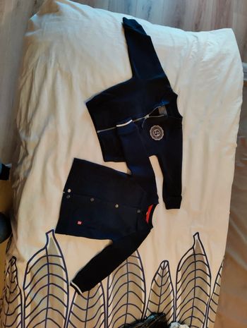 2 gilets bleu marine