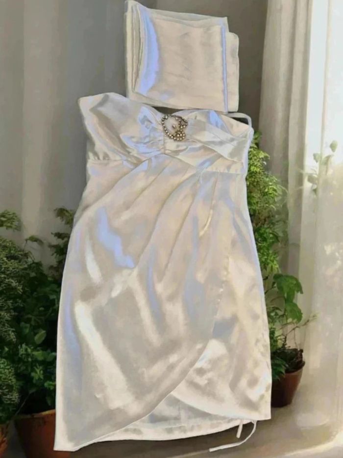 Robe de cérémonie écru effet satin avec son etole 🌹40/42 🌹 - photo numéro 2