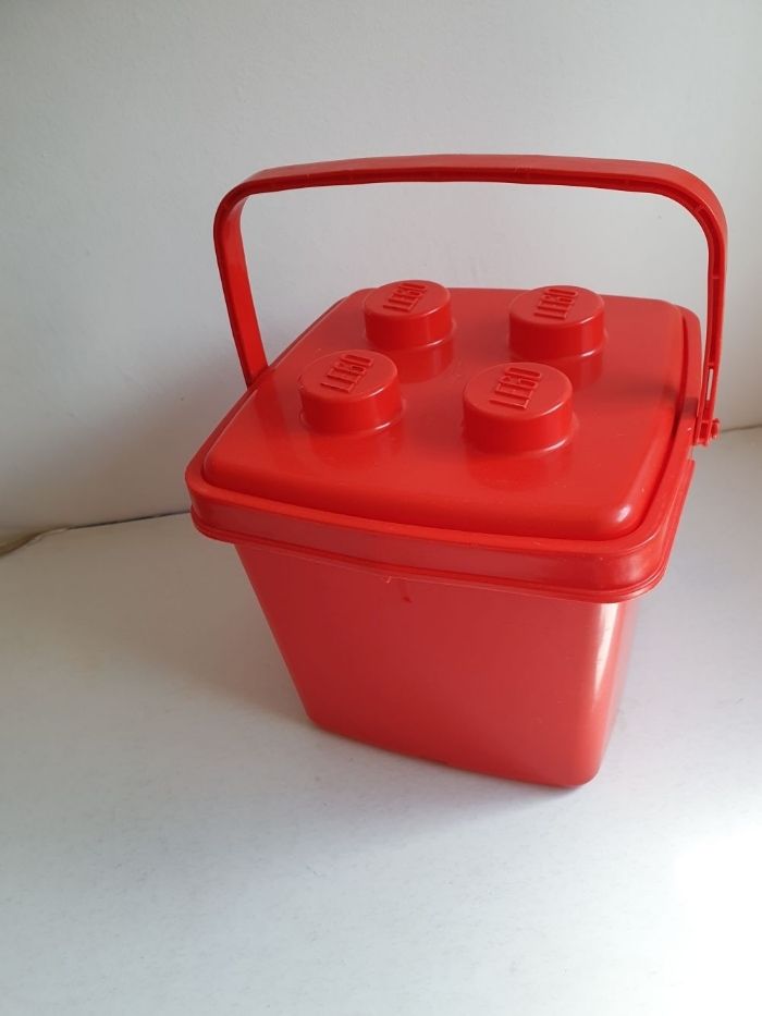 Seau pour ranger des lego