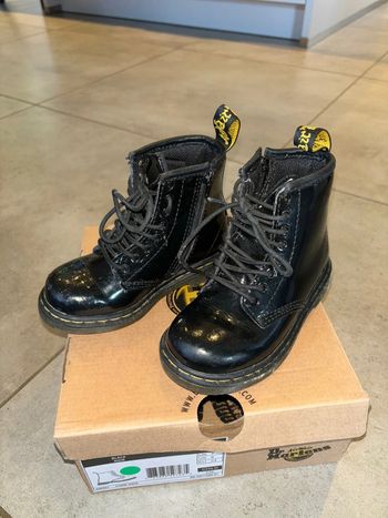 Dr Martens vernies