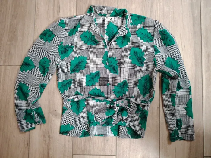 Blouse chemise coupe vintage  motif feuille