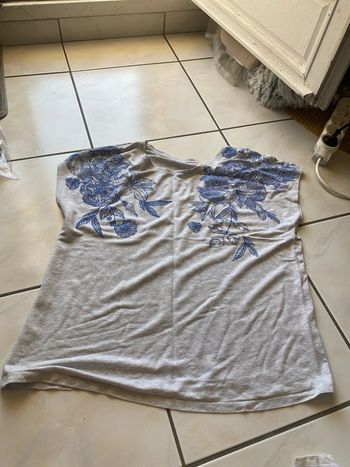 TEE shirt camaïeu taille 40