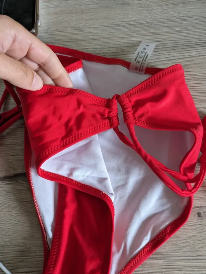 Bain de maillot de bain rouge neuf - photo numéro 5