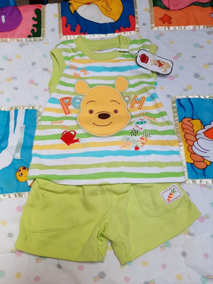 Ensemble short et t shirt disney store winnie l'ourson neuf