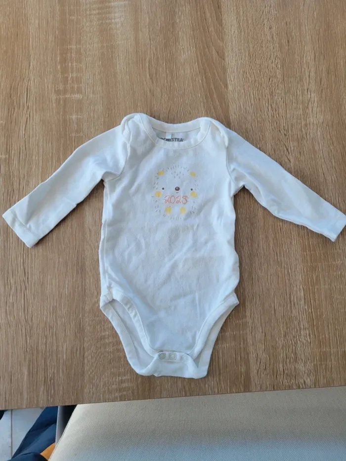 Ensemble bébé 2025 - photo numéro 2