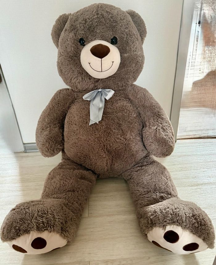 Ours peluche Charlie géante couleur gris