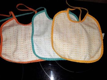 lot de 3 bavoirs tigex