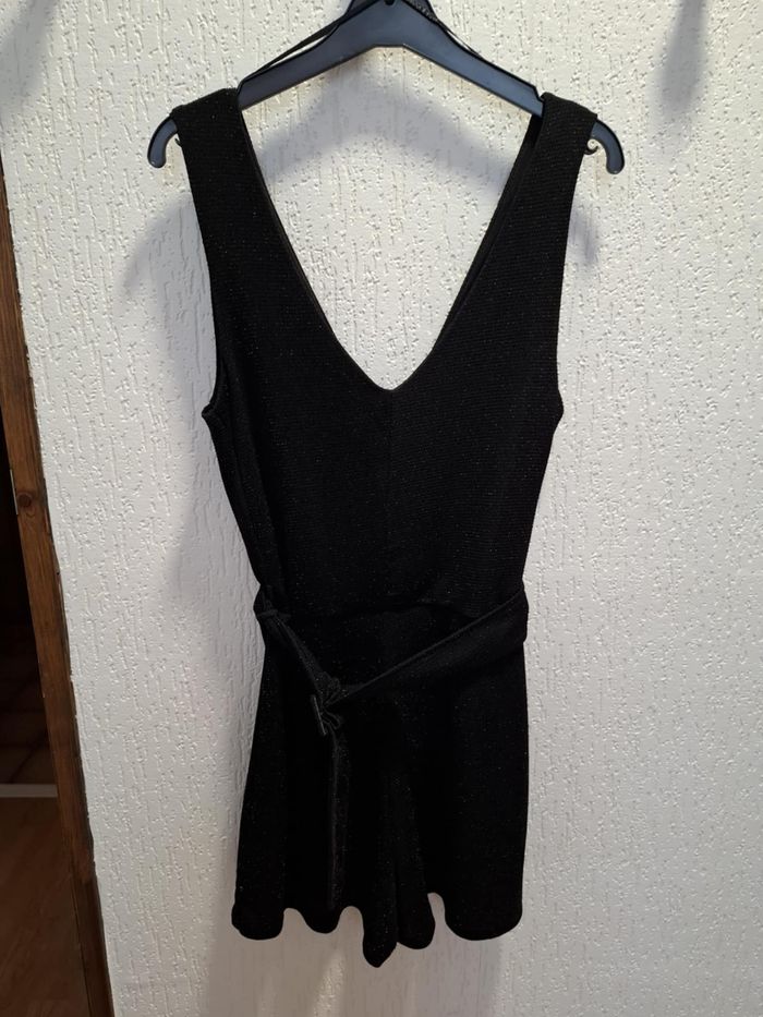 Beau combi short femme Jennyfer S noir pailleté à ceinture excellent état - photo numéro 2
